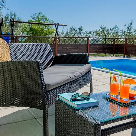 Jadranka With Private Pool & Valley View In Istria *