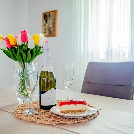Jadranka With Private Pool & Valley View In Istria Apartament *